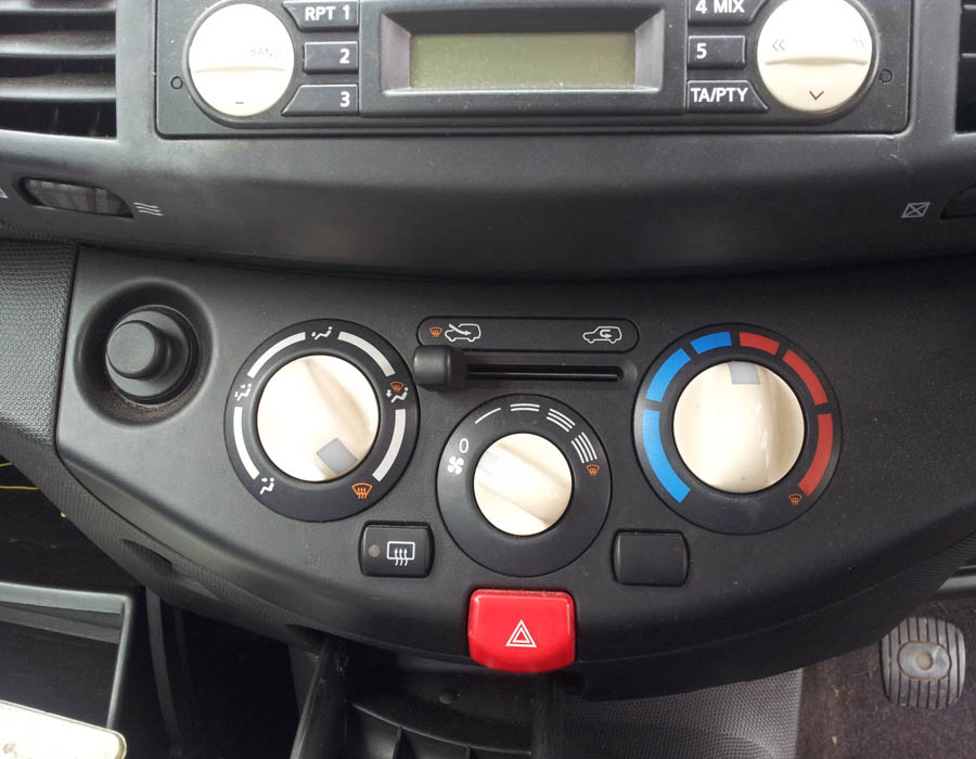 Nissan Micra E heater-control-switches